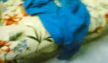 ब्लौंडी और उसका हिंदी पिक्चर सेक्सी हिंदी पिक्चर सेक्स एग्रीगेटर पूल के पास