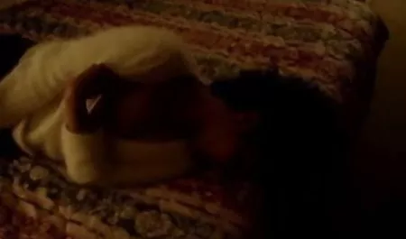 नर ने दो इमोटिकॉन कुतिया उतार दिए और कैमरे पर उनके साथ हिंदी में सेक्सी पिक्चर हिंदी में सेक्सी पिक्चर मस्ती की।