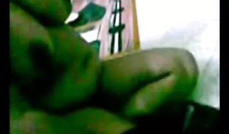 जब सुंदरता पूरी तरह से बेकार सेक्सी पिक्चर सेक्सी फिल्म वीडियो होती है, तो वह बिस्तर में एक आदमी के डिक को जोर से चूसती है। चिका पहले चालाकी से हस्तमैथुन करता है, और फिर उसके मुंह से काम शुरू करता है