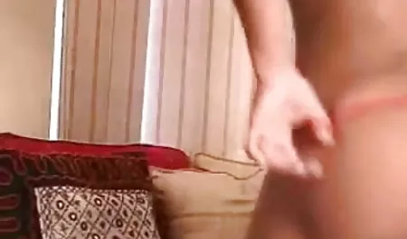 सेक्सी काले समलैंगिक एक लंबे स्ट्रैपआन पर डालता है और उसके दोस्त को चोदता है सेक्सी हिंदी पिक्चर मूवी