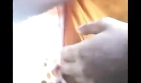 पुराना गोरा स्त्री रोग विशेषज्ञ की नियुक्ति फिल्म सेक्सी हिंदी पिक्चर के लिए आया और एक काले डिल्डो के साथ उसकी योनी को हस्तमैथुन करना शुरू कर दिया