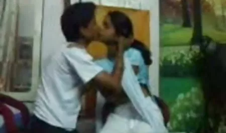 एक अंधेरे-चमड़ी वियतनामी वेश्या ने सोचा कि केवल एक चाचा उसे चोदेंगे, लेकिन उसने लंबे समय तक विरोध नहीं किया जब दो और पुरुषों बीपी सेक्स फिल्म ने कमरे में प्रवेश किया और अपने बड़े सदस्यों को बाहर निकाला।