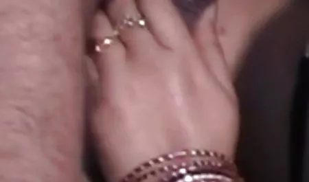 सभी छेदों में खुद हिंदी पिक्चर सेक्सी वीडियो को चोदते हैं