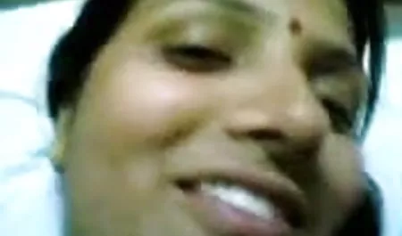 वह आदमी अपने दोस्तों के साथ बहुत खुश था, सेक्स हिन्दी पिक्चर वह एक कुतिया को इतना चाहता था कि वह इसे बर्दाश्त नहीं कर सकता था और इसे कैंसर में डाल सकता था, वह सभी के सामने बकवास करना शुरू कर दिया