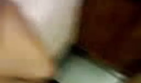 बन के बीच मोटा मुर्गा मुश्किल से अंदर आता सेक्सी सेक्सी फिल्म हिंदी में है