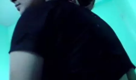 युवा कुतिया घर पर अकेले रहते हुए मज़े करते हैं पिक्चर वीडियो में सेक्सी