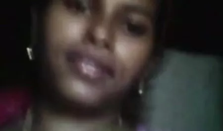 परिपक्व लड़की चल रही है और हिंदी सेक्सी फिल्म दिखाएं सह निगल