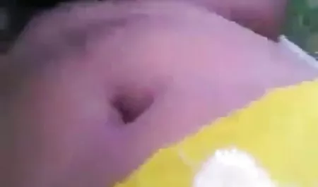 पत्नी का उसके ही पति और उसके सेक्सी मूवी पिक्चर हिंदी में कुछ दोस्तों ने बलात्कार किया था