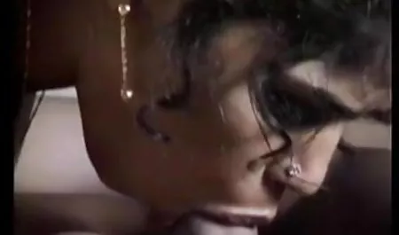 सोफे पर सही आकार सेक्सी वीडियो पिक्चर दिखाइए की बकवास के साथ दो भव्य भंवर। एक कुतिया अपने दोस्त के पैरों को चाटना और उसकी चूत को चाटना पसंद करती है।