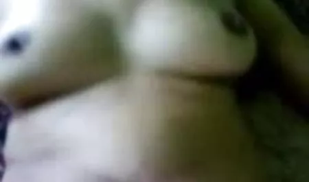 मिनीस्कर्ट सेक्स फिल्म पिक्चर और स्टॉकिंग्स में पिगटेल्ड गोरा