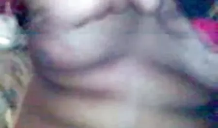 वह बहुत सेक्सी हिन्दी पिक्चर फिल्म अच्छी तरह से चूसना जानती है, और उसे बहुत चूसना पसंद है, और उसकी खूबसूरत चूत सिर्फ एक आनंद की गुफा है