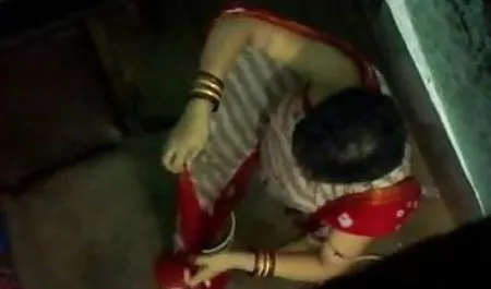 सुनहरे सेक्सी पिक्चर सेक्सी पिक्चर सेक्सी बालों वाली नौकरानी अपने मालिक को परेशान करती है