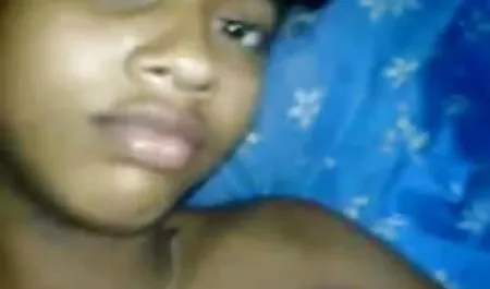 लुसी उसे सेक्स पिक्चर वीडियो फिल्म सुंदर गधा दिखाता है