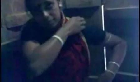 श्यामला उसे हस्तमैथुन सेक्स पिक्चर हिंदी मै दिखाता है