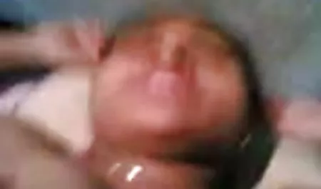 पति एक बोतल के साथ पत्नी राजस्थानी सेक्सी पिक्चर बढ़िया वाली को पिछवाड़े में चोदता है