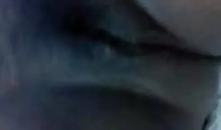 अपने आप को बुत बनाते हुए सेक्स पिक्चर सेक्स फिल्म तस्वीरें लेते युवा युगल