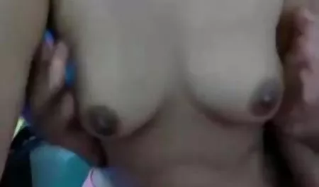 सुंदर काले आदमी ने अपनी पत्नी की बहन की जासूसी हिंदी में सेक्सी पिक्चर दिखाइए की और सुबह उसकी चुदाई की