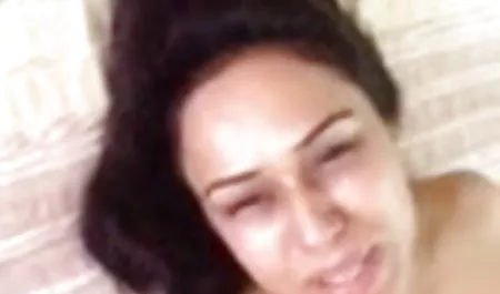 प्यारा गोरा एक साक्षात्कार देता है और एक पत्रकार हिंदी सेक्सी मूवी पिक्चर फिल्म के साथ चुदाई करता है