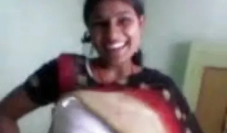 परी हिंदी पिक्चर फिल्म सेक्सी ने एक गीली डिल्डो के साथ अपनी गीली चूत को भर दिया