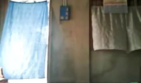 सुंदर गोरा एक रबर सेक्सी पिक्चर दिखाओ वीडियो में की सवारी करता है