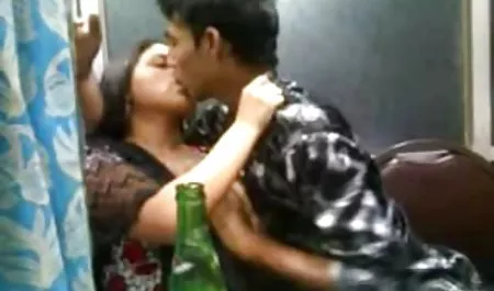 लड़की अपने दोस्त डिल्डो के साथ बाहर लटका दिया सेक्सी दिखाइए पिक्चर