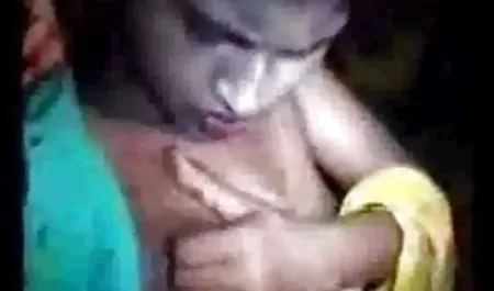 उसकी रसोई में एक युवा गुड़िया डिबेंचरी में लिप्त थी सेक्सी पिक्चर हिंदी फिल्म