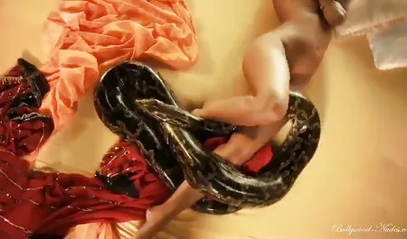 लड़की ने एक शांत सपना देखा था, जहां वह सेक्सी हिंदी फीचर फिल्म और उसका प्रेमी सक्रिय सेक्स करते हैं। जागते हुए, वह तुरंत अपने प्रेमी के पास गई, गर्म सेक्स की आशंका