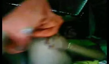 हॉर्नी प्यारी नशे में घर आई और अपने पति के डिक पर चढ़ गई हिंदी सेक्सी पिक्चर फिल्म