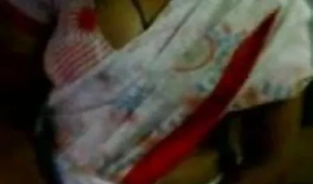 कुतिया ने अनुमान लगाया कि यह सेक्सी पिक्चर भेजो वीडियो में टैक्सी कैमरों से भरी हुई थी, लेकिन एक डिक चूसना जारी रखा