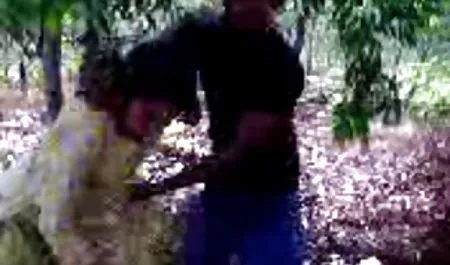 घास पर सेक्सी सेक्सी पिक्चर हिंदी मूवी गोरा पेशाब