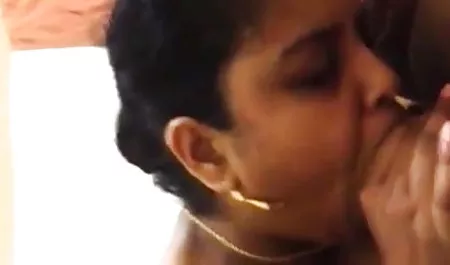 रानी blowjob हिंदी सेक्सी पिक्चर मूवी handjob मुर्गा संभालती है