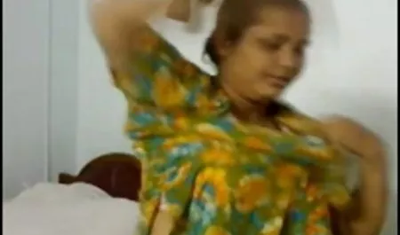 चाचा अपने रिश्तेदार को ब्लू पिक्चर हिंदी ब्लू पिक्चर चोदता है