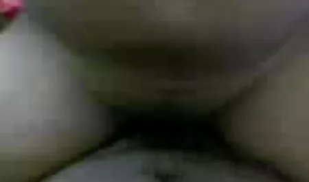 बच्चा बाहर था और सेक्सी वीडियो पिक्चर सेक्सी बारिश में गीला था