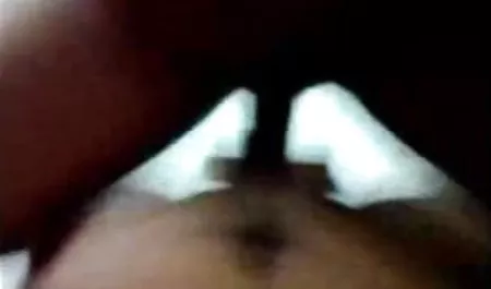 क्लब में हिंदी में सेक्सी पिक्चर दिखाइए परिसरों के बिना तीन खूबसूरत लड़कियां