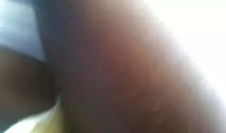 एक युवा छात्र के साथ गर्म घर का हॉलीवुड सेक्सी पिक्चर हिंदी में बना अश्लील