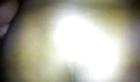 वसंत सेक्सी हिंदी फीचर फिल्म आ गया है और रूसी लड़की को वास्तव में गड़बड़ करने की आवश्यकता है