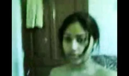 जापानी लड़की एक थरथानेवाला और एक आदमी द्वारा सेक्स फिल्म पिक्चर गड़बड़ हो जाता है