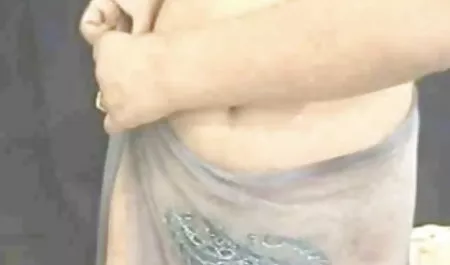 उन्होंने अपनी प्रेमिका को मिलने के लिए आमंत्रित किया हॉलीवुड सेक्सी पिक्चर हिंदी में और उनके कमबख्त वीडियो को फिल्माया