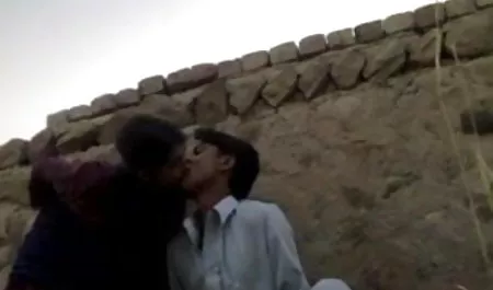 निग्गा ने अपने डिक वीडियो सेक्सी फिल्म हिंदी का मजाक उड़ाया