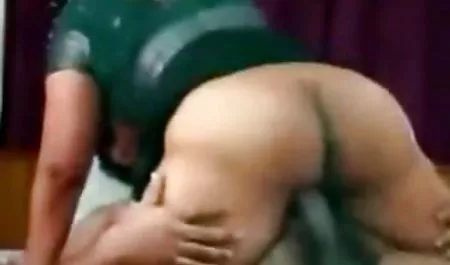 काला राक्षस ब्लू पिक्चर हिंदी ब्लू पिक्चर एक नाजुक लड़की को चोदता है