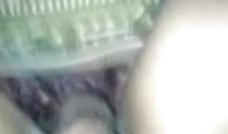 एक दोस्त ने अपने प्यारे श्यामला को जल्दी से और ज़ोरदार तरीके से चोदा, जो उसके पैरों को फैलाता है और इतने जोश से चिल्लाता है कि वह उसे बर्दाश्त नहीं कर पाता और एक खुली जीभ से उसके मुंह सेक्सी हिन्दी पिक्चर फिल्म में अपना अधिकार समाप्त कर लेता है