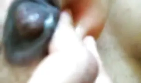 एक सेक्सी फिल्म हिंदी बीएफ गोरा एक संपूर्ण मालिश आंकड़ा के साथ