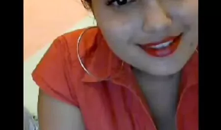 डिमोन स्वेच्छा से एक जोरदार हिंदी पिक्चर फिल्म वीडियो में सेक्सी लड़की को चोदता है