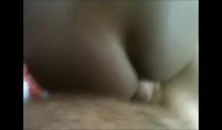 युवा लड़की अपने परिपक्व पति को धोखा वीडियो सेक्सी फिल्म हिंदी दे रही है