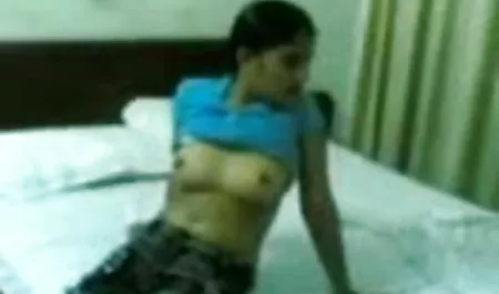 सेक्सी हॉट सेक्सी वीडियो हिंदी मूवी बॉडी गर्ल डिल्डो का इस्तेमाल करती है