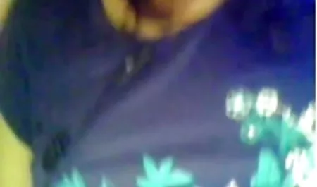 अद्भुत सेक्सी हिन्दी पिक्चर फिल्म लड़की आश्चर्यजनक रूप से अपने मुंह में लेती है