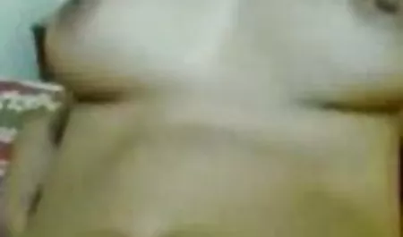 बीबीडब्ल्यू अपने पति के डिक को मारती है और सूई से सेक्सी पिक्चर दिखाइए इंग्लिश में चूसती है