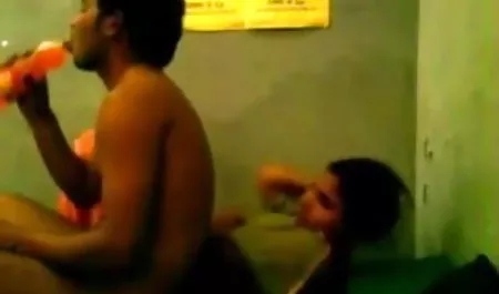 बाल्ड ड्यूड अविश्वसनीय रूप पिक्चर वीडियो में सेक्सी से बालों वाली चूत चाटता है