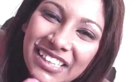 दो गर्म लिज़बियन एक दूसरे को दुलार हिंदी पिक्चर फिल्म सेक्सी हिंदी में करते हैं