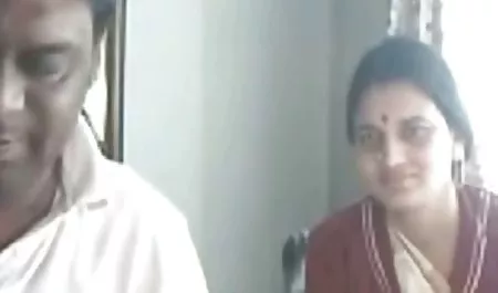 एक सेक्सी गोरी लड़की अपने मनमौजी प्रेमी के सामने सुंदर, लोचदार स्तन उजागर करती है, और एक शक्तिशाली अदम्य बॉनर के साथ एक लड़के को जन्म देती है, वह खुद उसके वीडियो फिल्म सेक्सी हिंदी में साथ व्यवहार करती है